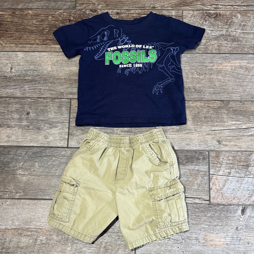 Lee Navy Fossil Graphic Tee and Tan Shorts Set